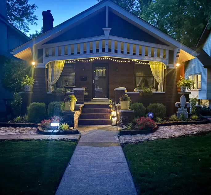 Blissful 1920’s Bungalow on National Historic St - Image 1