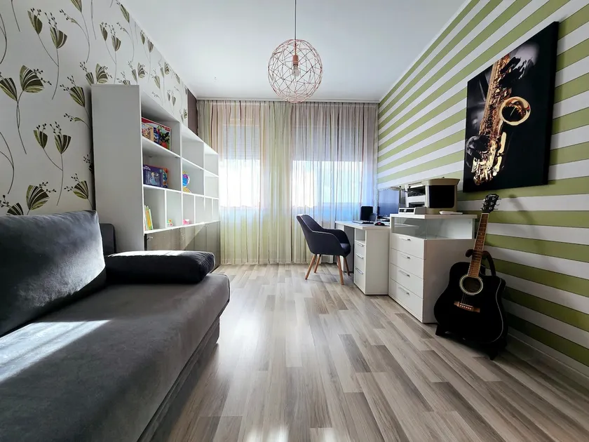 Flora Apartment - Image 1