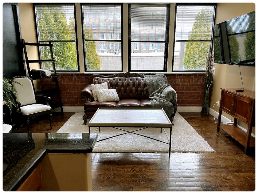 Cozy 2-Bedroom Suite w/ King Bed - Image 1