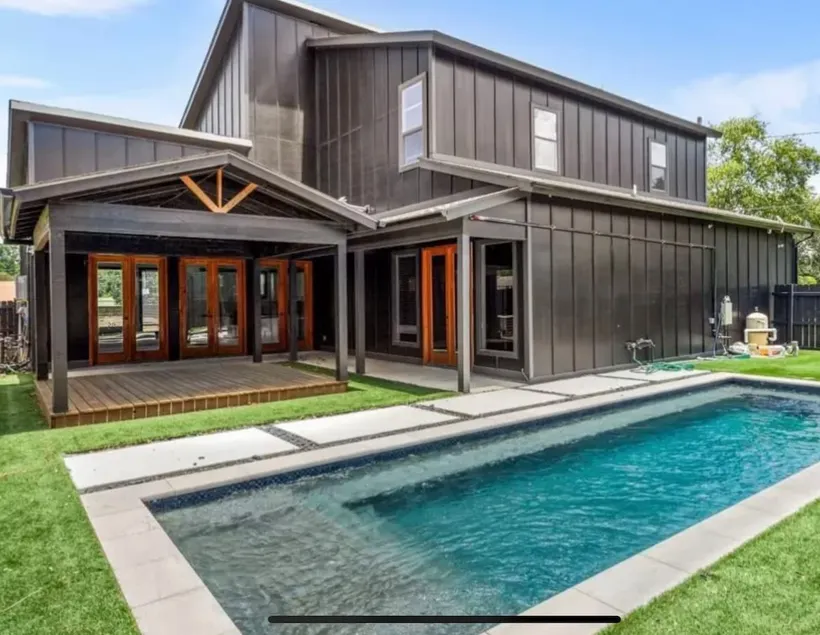 The Luxury Family Retreat Home - Image 1