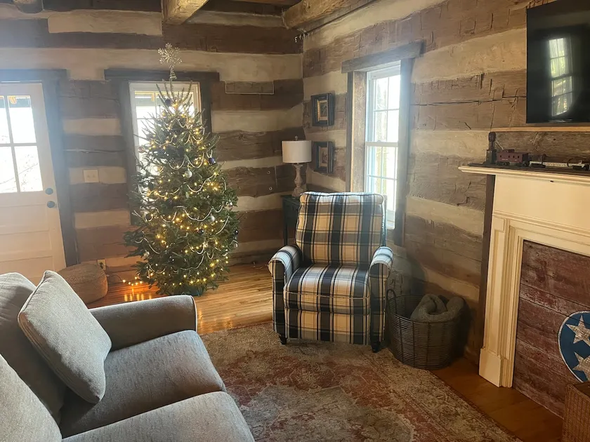 Brotherton Mt cabin Cookeville w/RV hook-up - Image 1