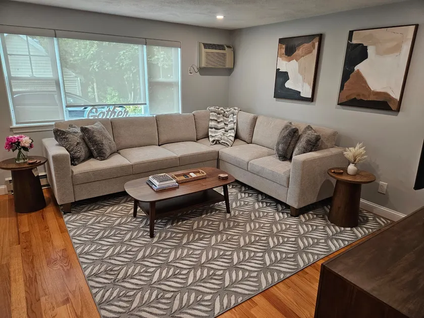 Brand New, Beautiful 2 BR Townhouse w/Parking! - Image 1