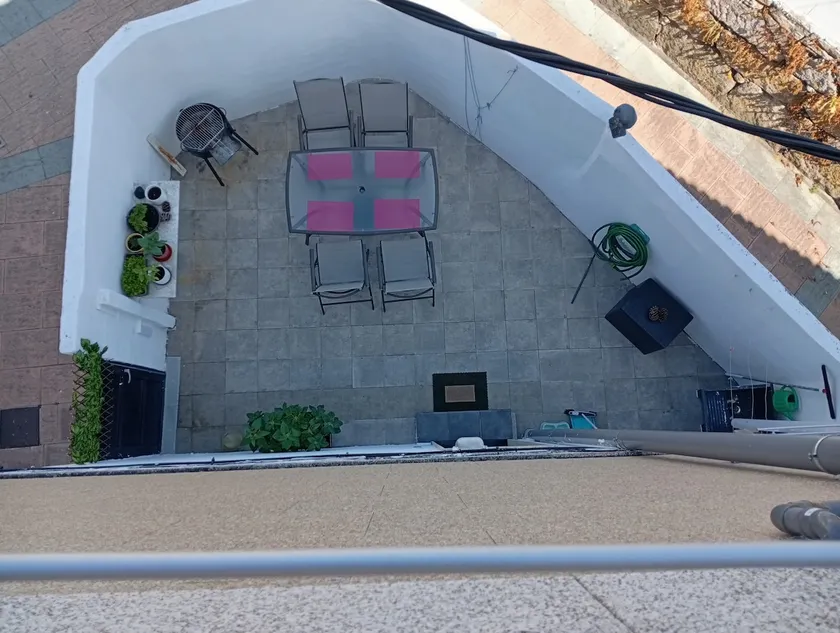 House in the beach and downtown area - Image 1