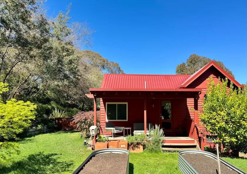 Red Gables - The Garden Suite - Image 1