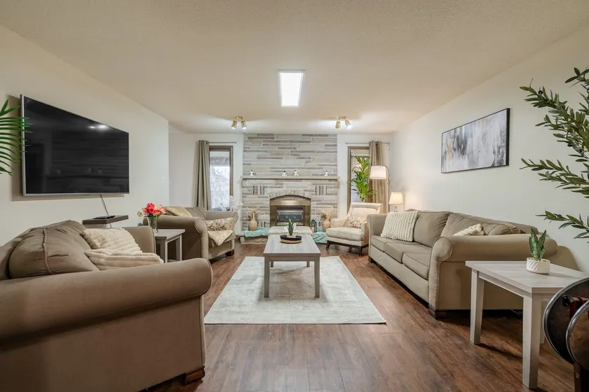 Sleeps16*Fully Accessible*7 Bed*Pool Table*Parking - Image 1