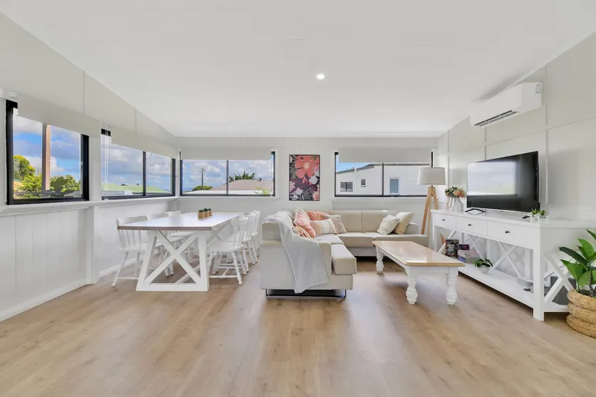 Large 4 Bedrooms Family Home - Image 1