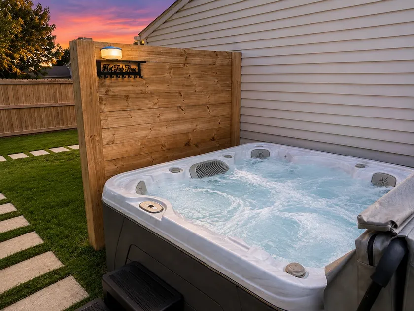 Hot Tub Nights • Fenced Yard • Pets • Near Easton - Image 1