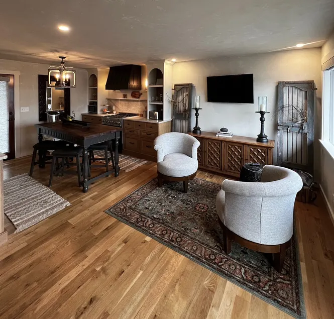 HipFlat Studio - Stay in comfort and convenience - Image 1