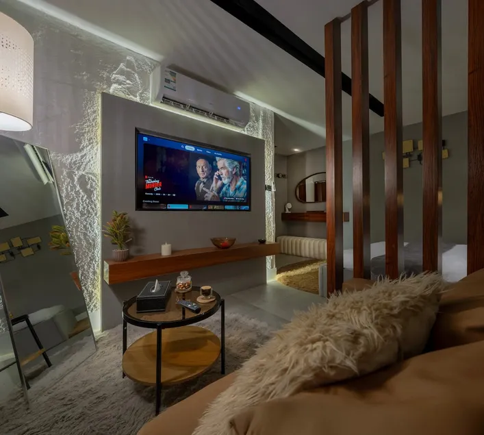 Executive Studio, 65” Smart, Prime Location - Image 1