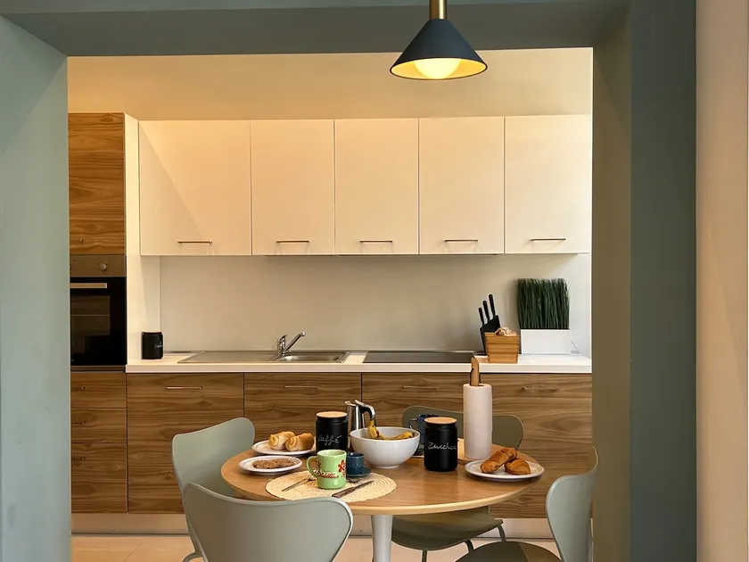 Studio apartment 100m from Porta Nuova station + Parking - Image 1