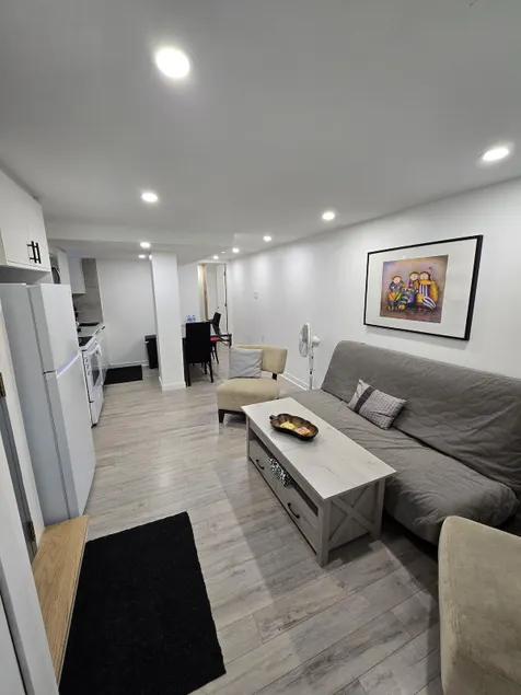 Cozy 1 Bedroom Apartment near Down-town Montreal - Image 1
