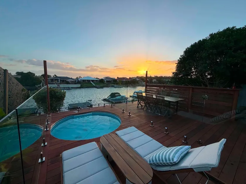 Pet Friendly - Plunge Pool Canal Sunset View - Private Jetty - Image 1