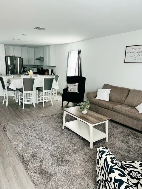 Modern 3BR | Smart Entry - Image 1