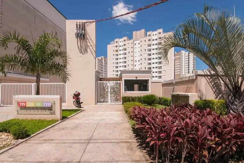 2Q Apt. Garage Shopping - Image 1