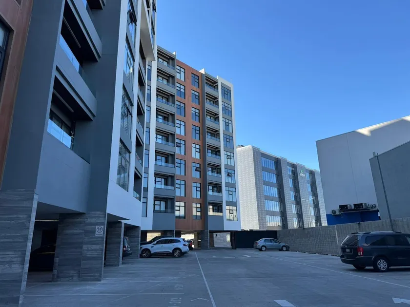 Apartment in Alameda - Image 1