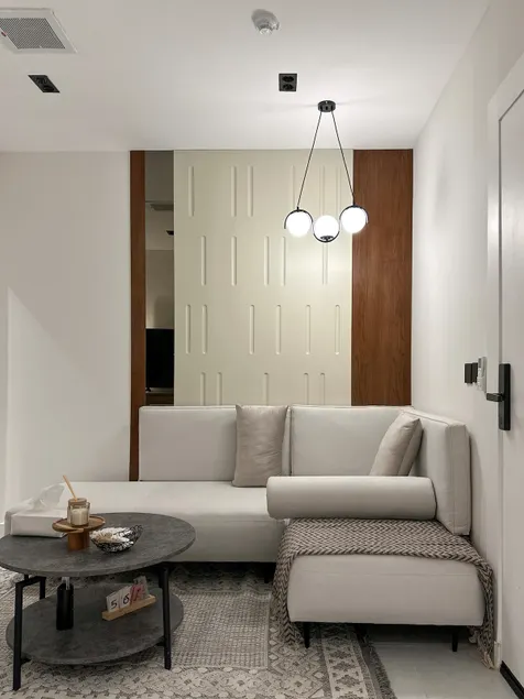 Luxury apartment with modern and sophisticated design - Image 1
