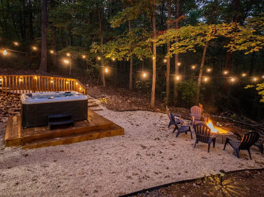Spacious Getaway: Nature, HotTub, GameRoom & Dogs - Image 1