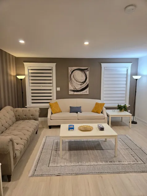 Private Central Newmarket-Second floor - Image 1