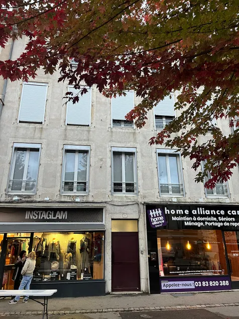 Apartment in the Thiers city center - Image 1