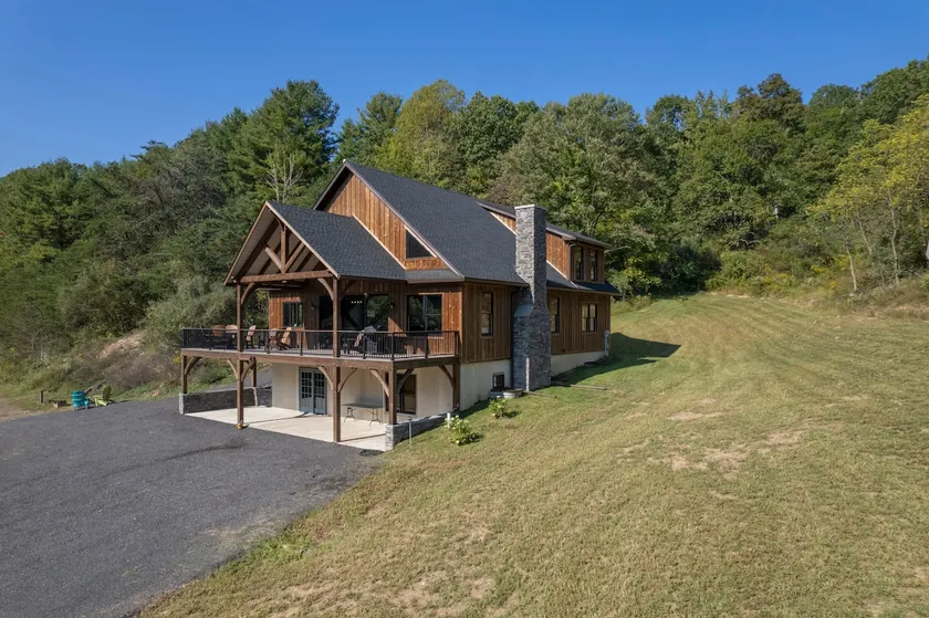 Raccoon Ridge Retreat Pickleball-starlink wifi - Image 1