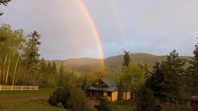 Mountain Side Cabin - Image 1