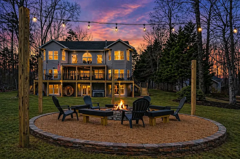 LKA Luxury Sandy Beach, Sauna, Hot Tub, Firepit - Image 1