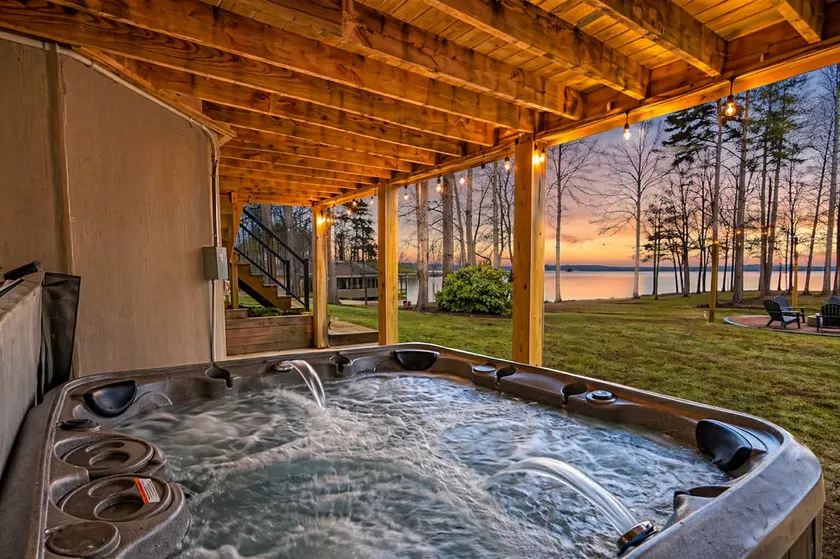 LKA Luxury Sandy Beach, Sauna, Hot Tub, Firepit - Image 1