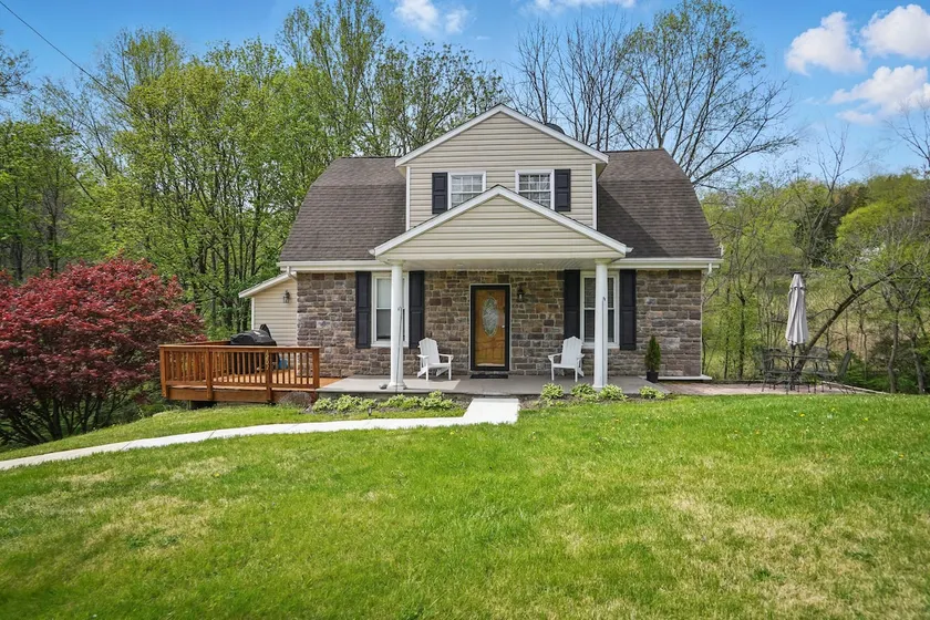 Spacious home w/ great outdoor area! - Image 1