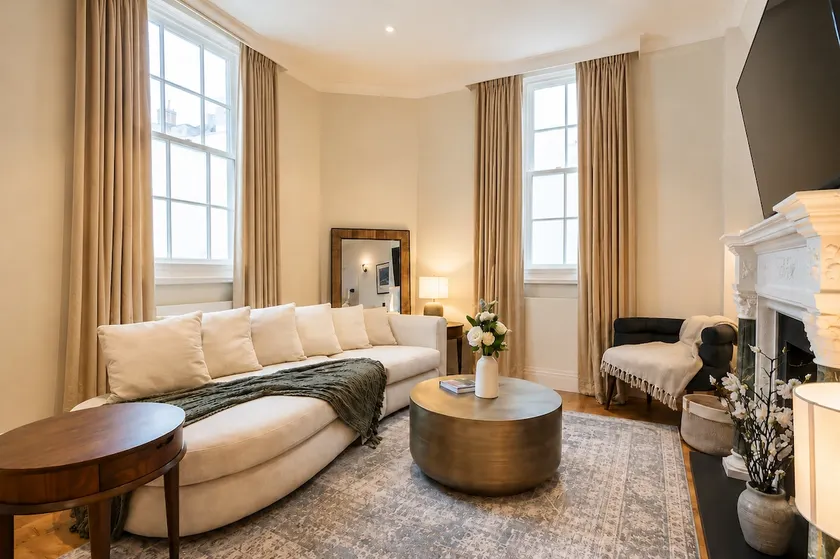 Chelsea 4‑BR, 4 Ensuites | Roof Deck, Quiet Street - Image 1