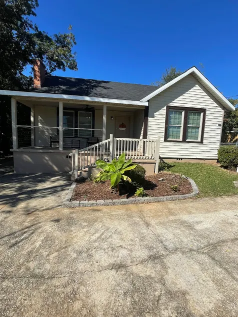 Cozy Bungalow 3 minutes to UA campus - Image 1