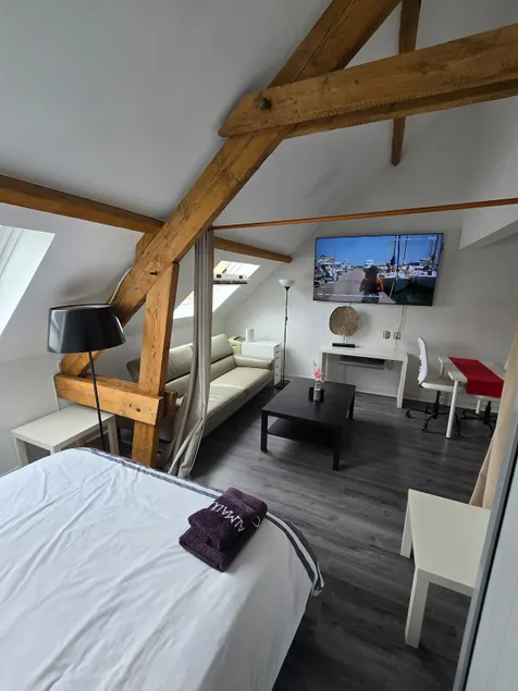 Versailles Studio/ Le Chesnay/ Parking - Image 1