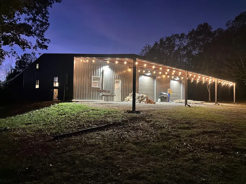 Sawmill lumber/barn apartment - Image 1