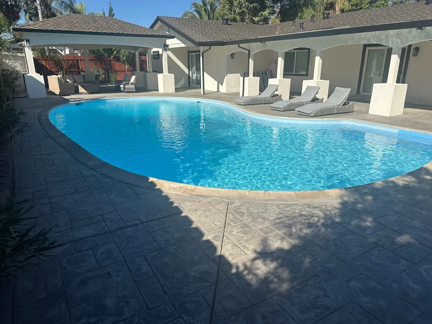 Spacious Cozy 5BR oasis’Retreat with Private Pool - Image 1