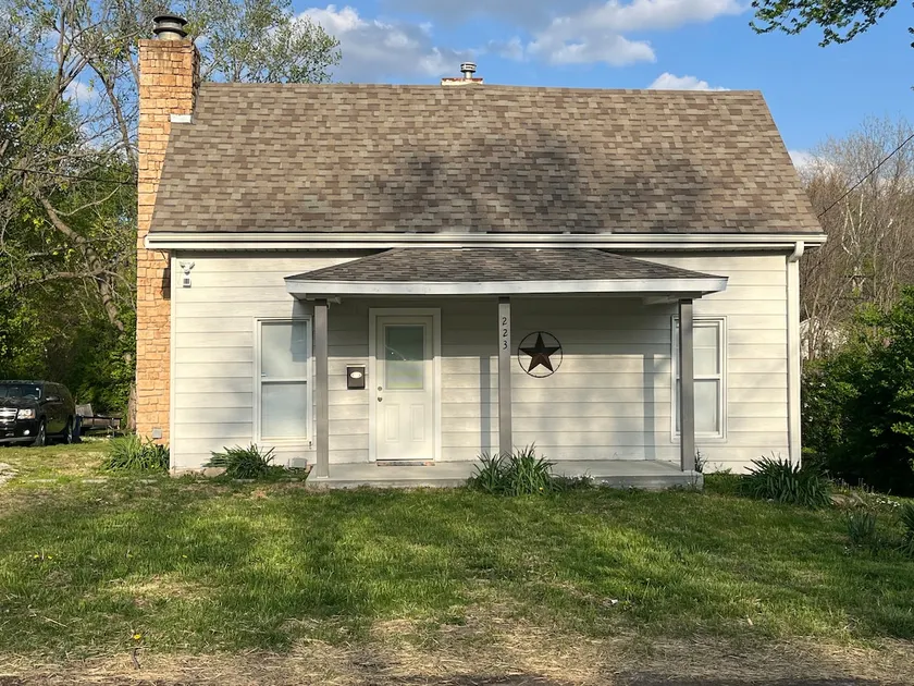 Cozy Cottage on Suddarth - Image 1