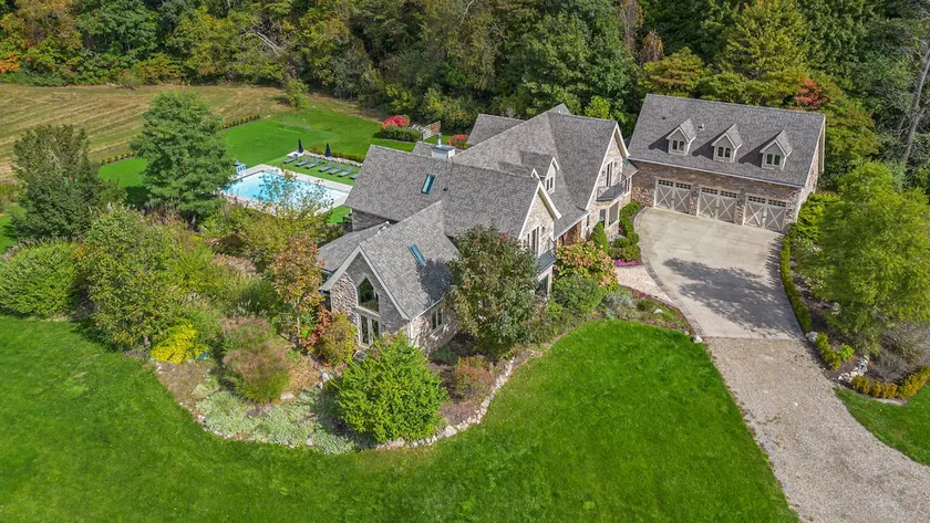 Enjoy Bear Ranch, A Premier Luxury Vacation Estate - Image 1
