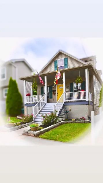 Enjoy Fall on our front porch and store bikes! - Image 1