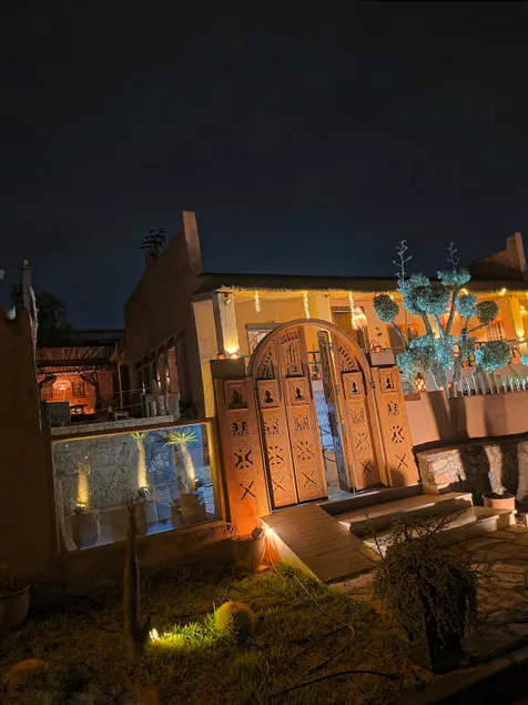Quiet villa with panoramic view, city center - Image 1