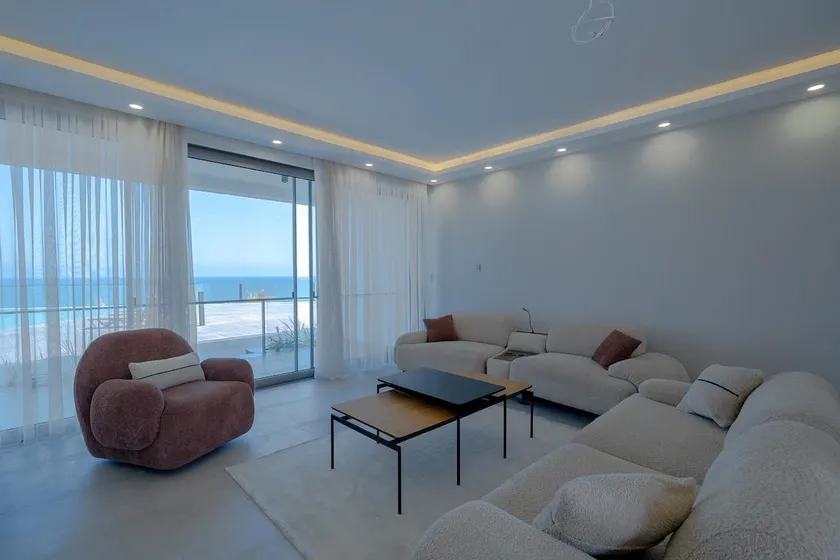 Seafront Properties for Rent - Image 1