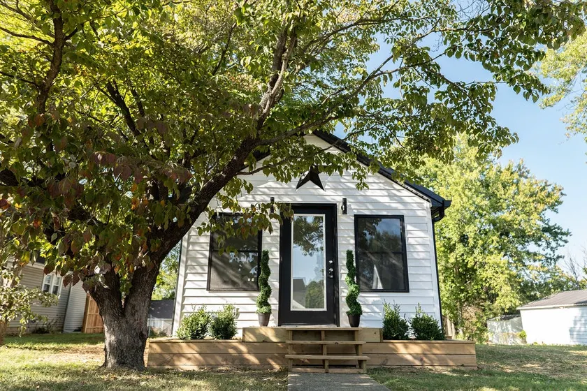 Cozy, Quaint, & Newly Renovated! - Image 1