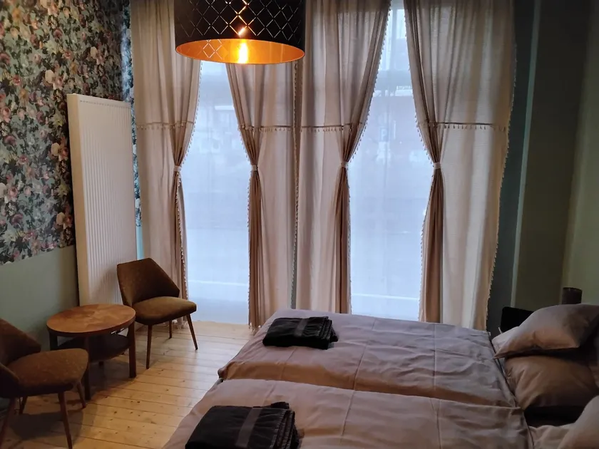 Stylish living in a historic building - Image 1
