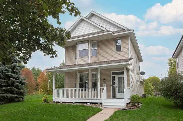 Close to Parks, Fitness & Shops | St. Paul Gem - Image 1