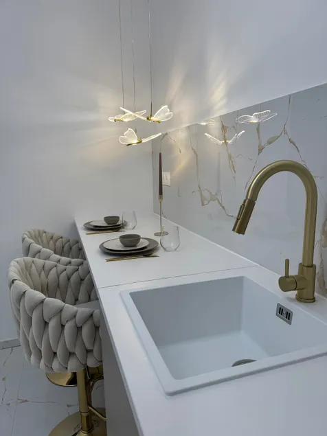 Homey Home Spa - Image 1