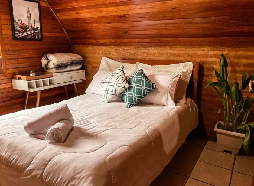 Lake Chalet in Pedra Azul - Image 1