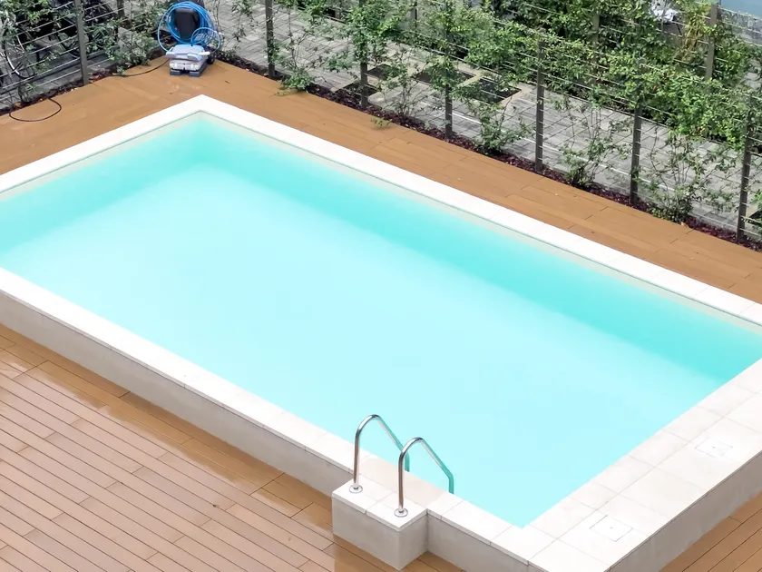 Bright apartment with terrace and pool - Image 1