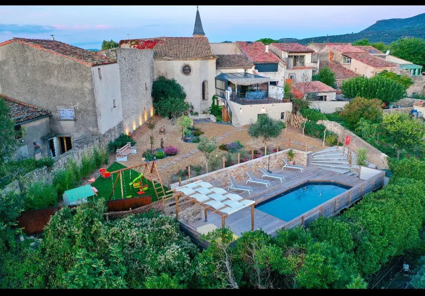 Atypical gîte for 10 people. Panoramic view, pool & jacuzzi - Image 1