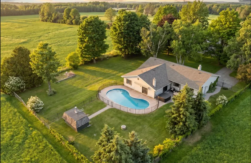 6 Bedroom Modern Escape in Horseshoe, Pool and Hot tub - Image 1