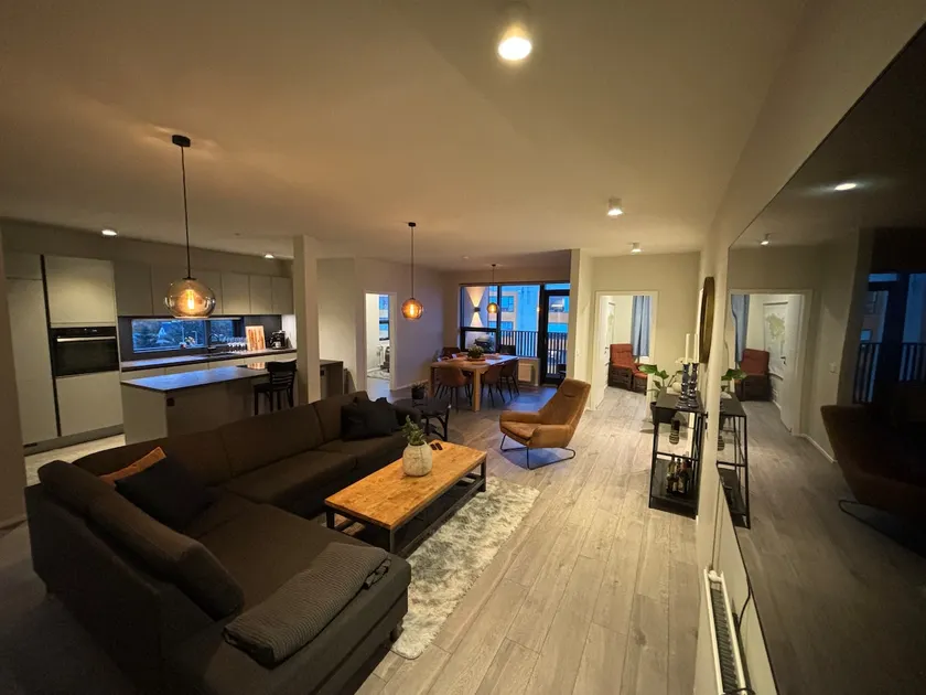 4 bedroom and very spacious - Image 1