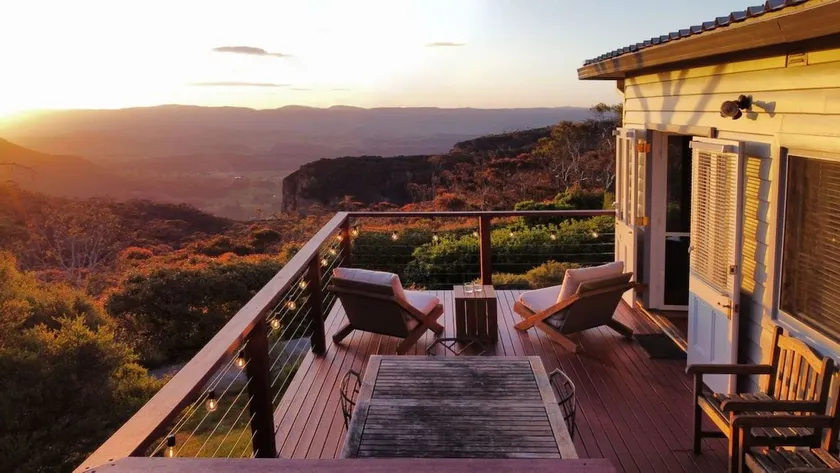 Cooee Cottage Spectacular Views Blackheath - Image 1