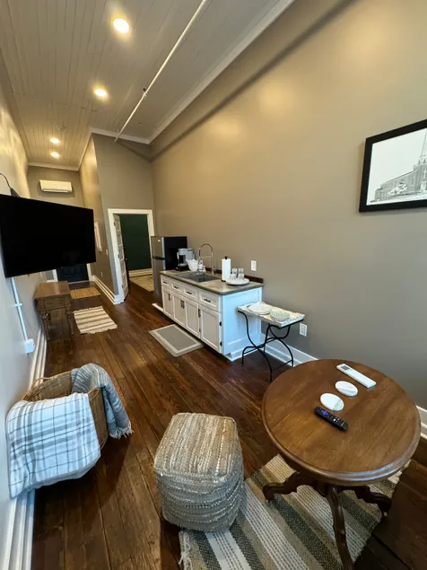 The Bedford at Glass Hollow | Downtown Retreat - Image 1