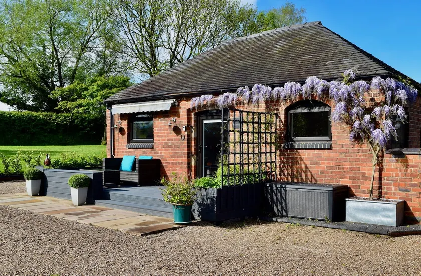 Romantic Country Hideaway - Image 1